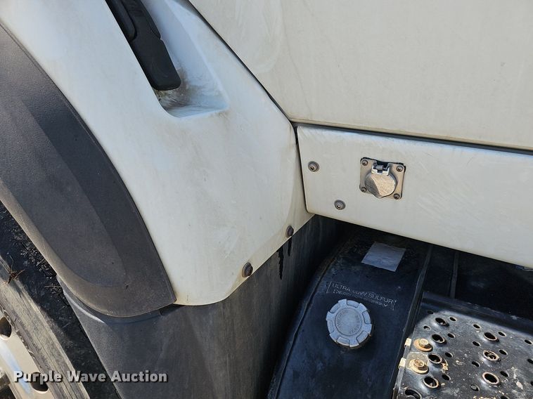 image for item DR5760 2009 International WorkStar 7600  vacuum truck