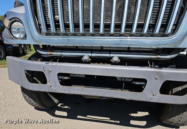 image for item DR5760 2009 International WorkStar 7600  vacuum truck