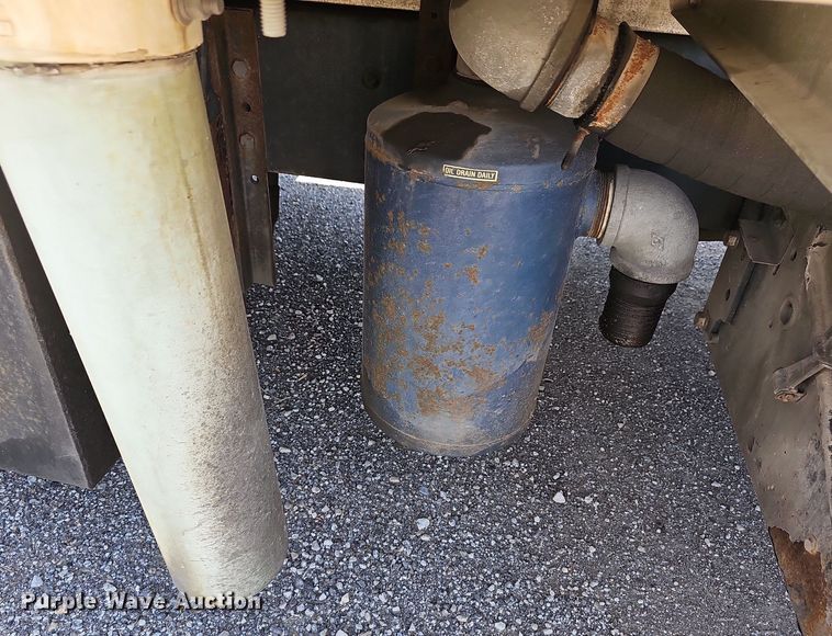 image for item DR5760 2009 International WorkStar 7600  vacuum truck