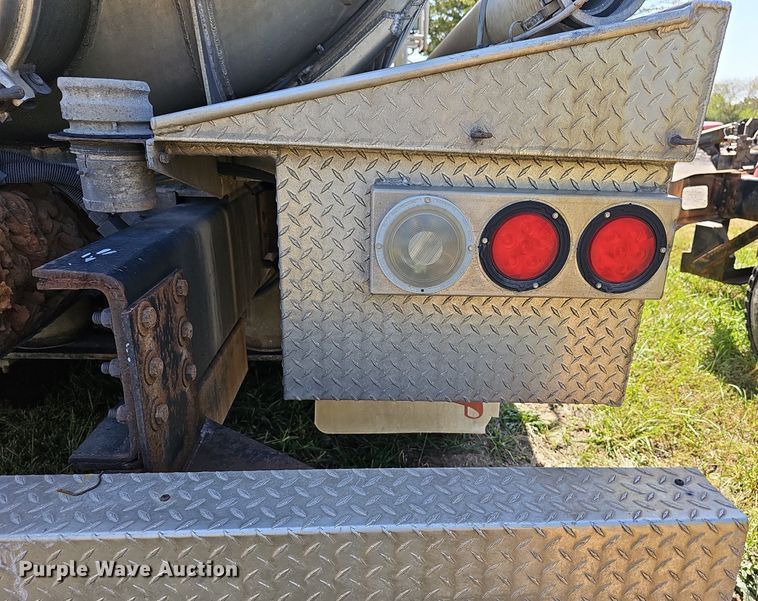 image for item DR5760 2009 International WorkStar 7600  vacuum truck