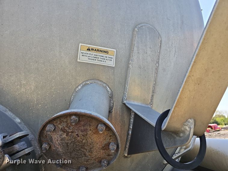 image for item DR5760 2009 International WorkStar 7600  vacuum truck