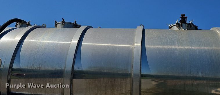 image for item DR5760 2009 International WorkStar 7600  vacuum truck