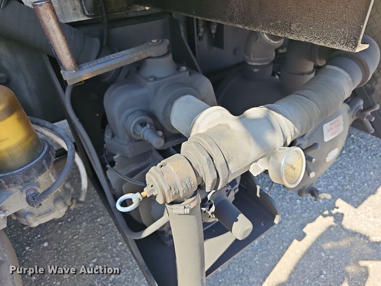 image for item DR5760 2009 International WorkStar 7600  vacuum truck