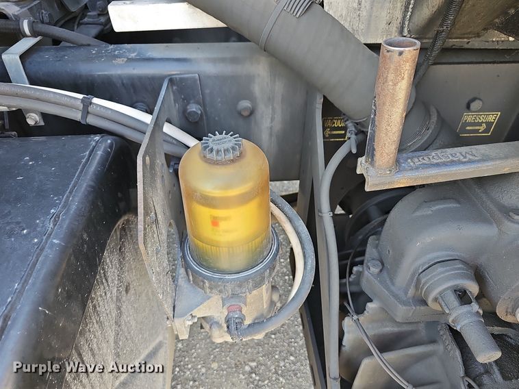 image for item DR5760 2009 International WorkStar 7600  vacuum truck