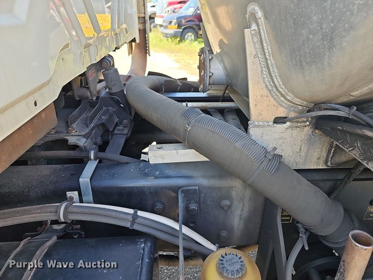 image for item DR5760 2009 International WorkStar 7600  vacuum truck