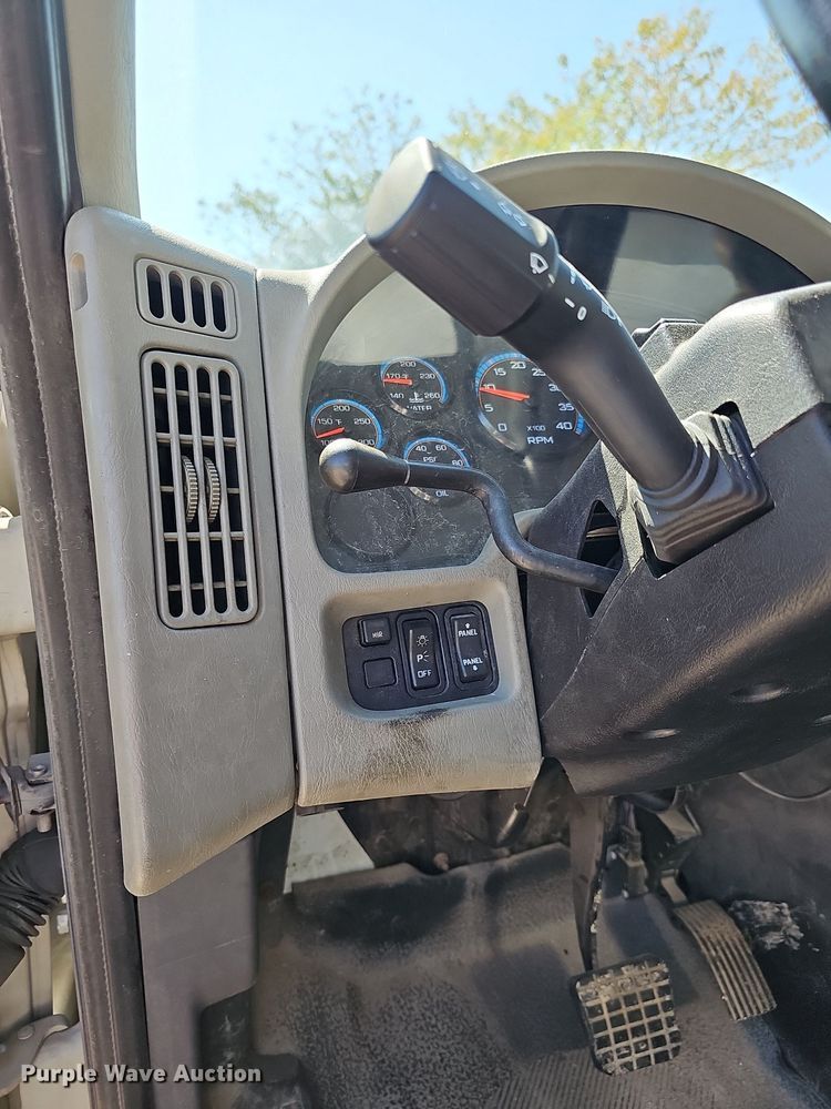 image for item DR5760 2009 International WorkStar 7600  vacuum truck