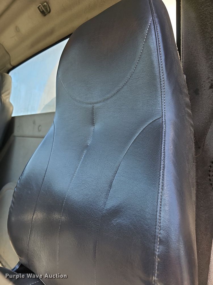 image for item DR5760 2009 International WorkStar 7600  vacuum truck