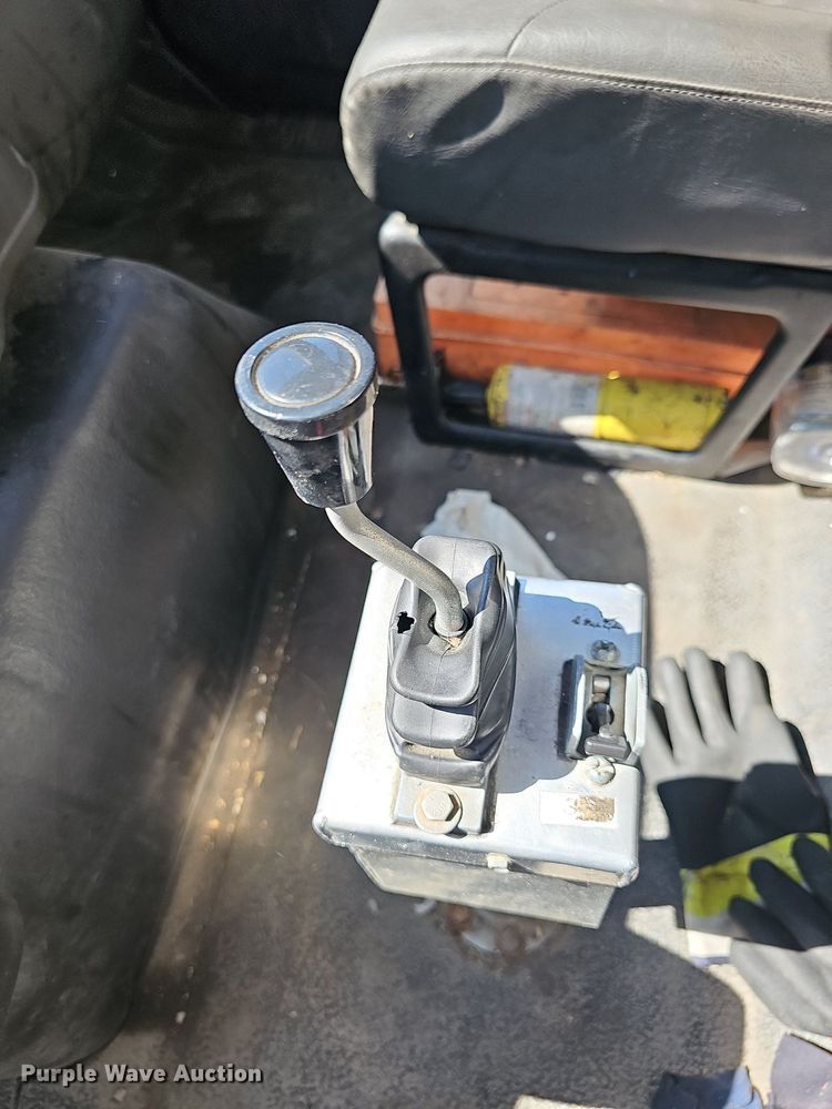 image for item DR5760 2009 International WorkStar 7600  vacuum truck