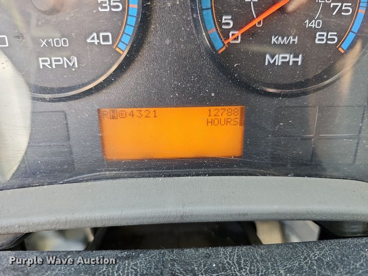 image for item DR5760 2009 International WorkStar 7600  vacuum truck