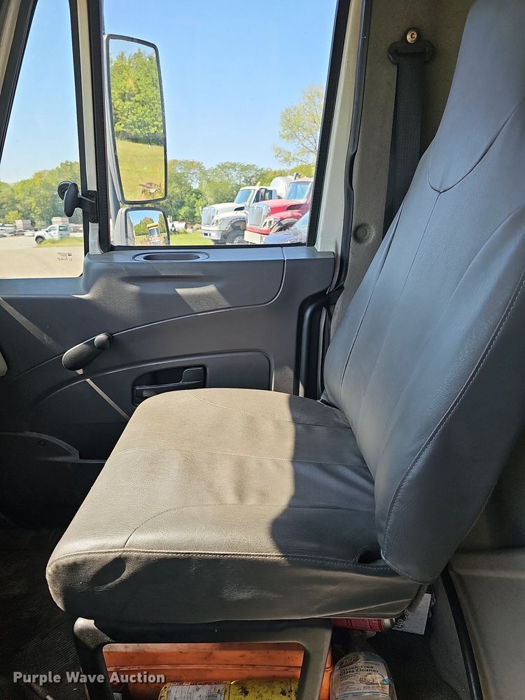 image for item DR5760 2009 International WorkStar 7600  vacuum truck