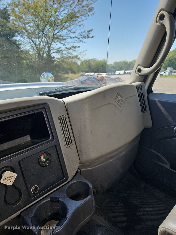 image for item DR5760 2009 International WorkStar 7600  vacuum truck