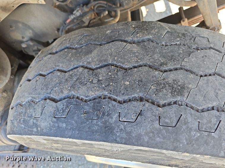 image for item DR5760 2009 International WorkStar 7600  vacuum truck