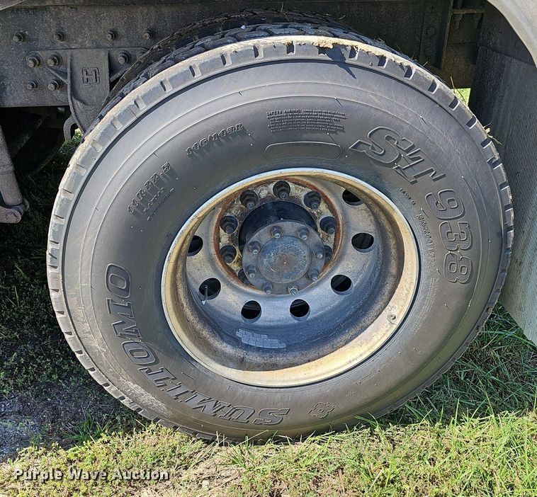 image for item DR5760 2009 International WorkStar 7600  vacuum truck