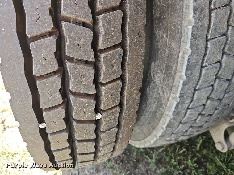 image for item DR5760 2009 International WorkStar 7600  vacuum truck