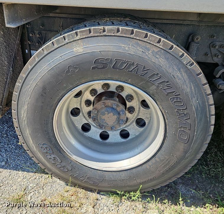 image for item DR5760 2009 International WorkStar 7600  vacuum truck