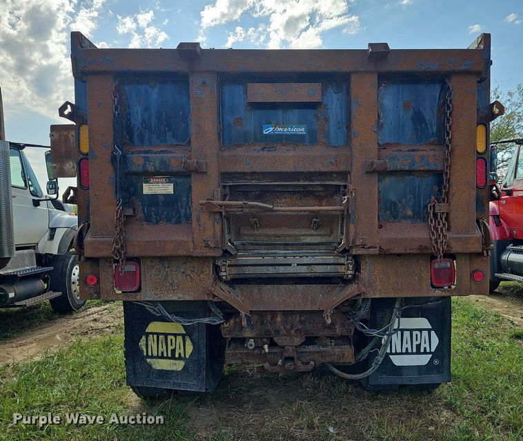 image for item DR5761 2005 International 7300  dump truck