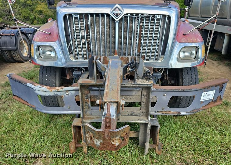 image for item DR5761 2005 International 7300  dump truck