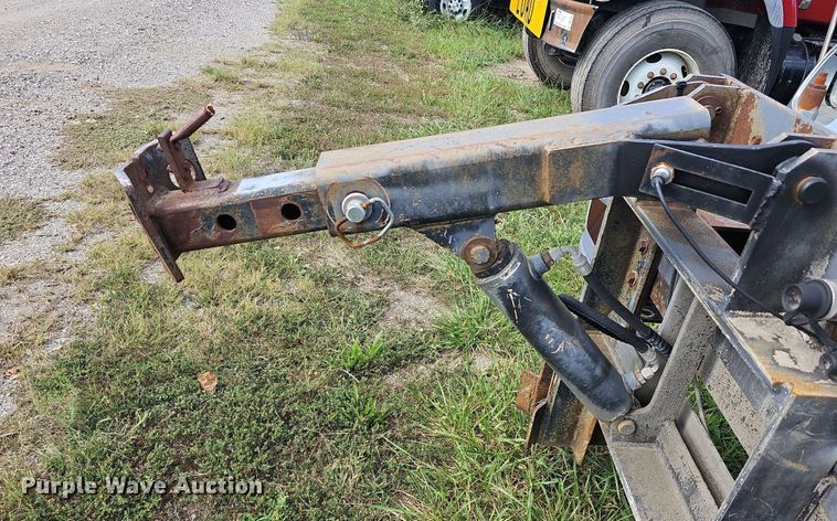 image for item DR5761 2005 International 7300  dump truck