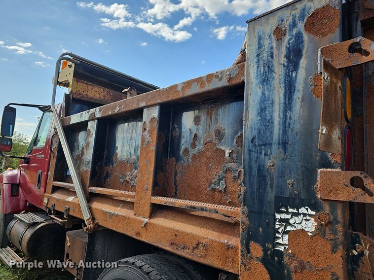 image for item DR5761 2005 International 7300  dump truck