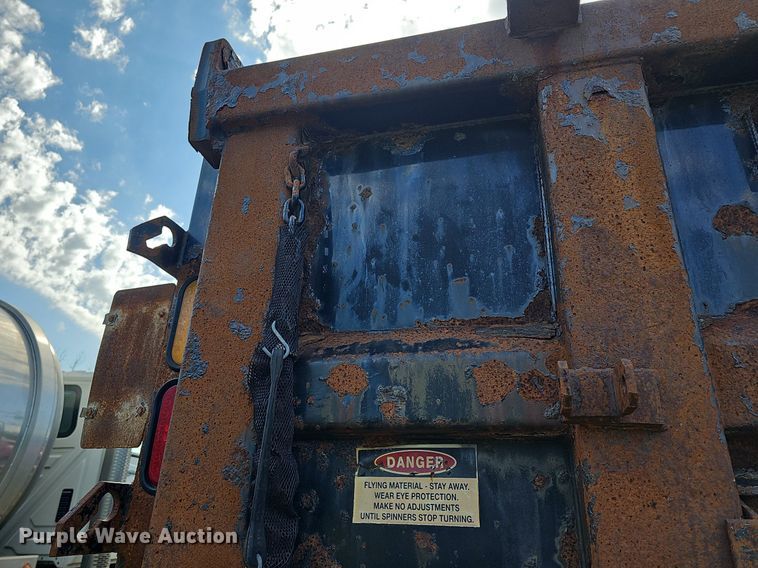 image for item DR5761 2005 International 7300  dump truck