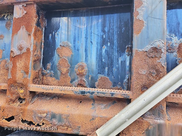 image for item DR5761 2005 International 7300  dump truck