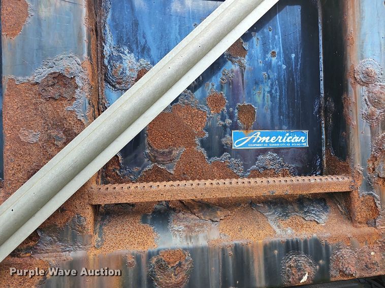 image for item DR5761 2005 International 7300  dump truck