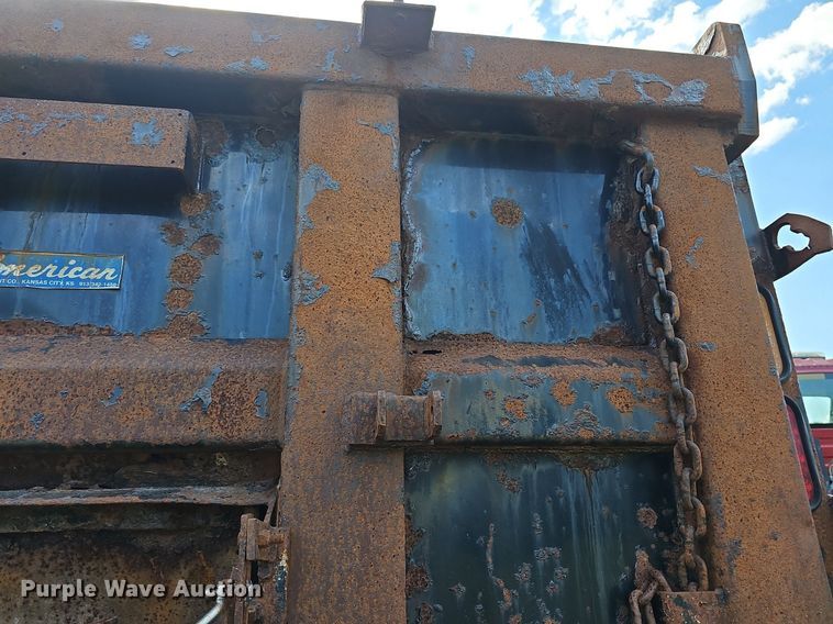 image for item DR5761 2005 International 7300  dump truck