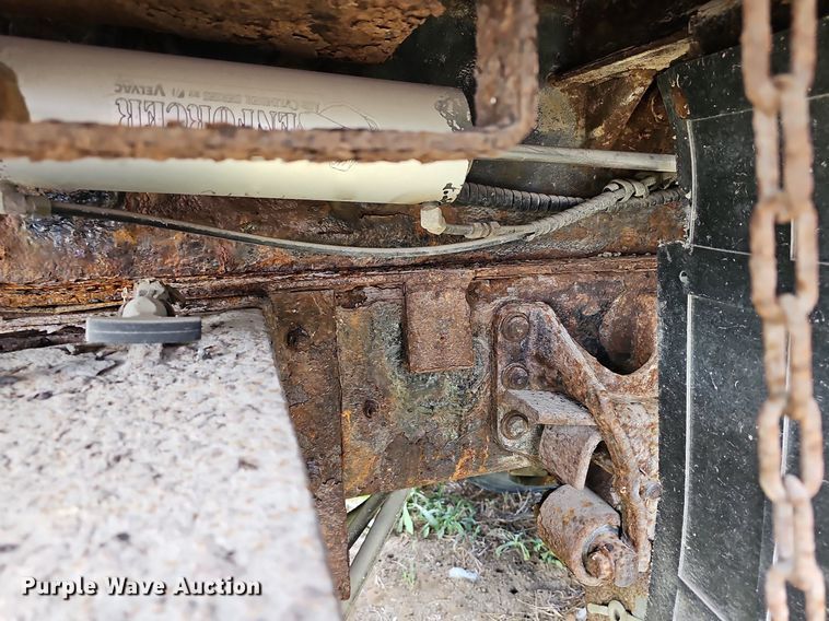 image for item DR5761 2005 International 7300  dump truck