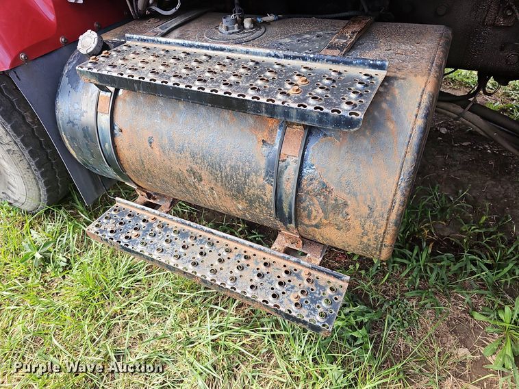 image for item DR5761 2005 International 7300  dump truck