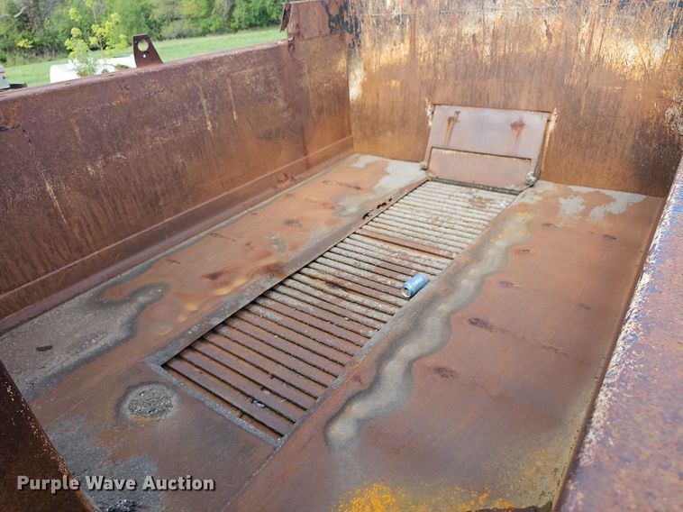 image for item DR5761 2005 International 7300  dump truck