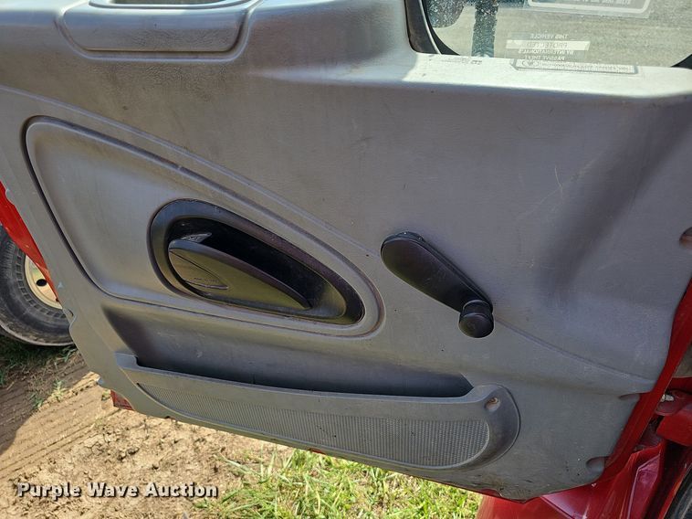 image for item DR5761 2005 International 7300  dump truck