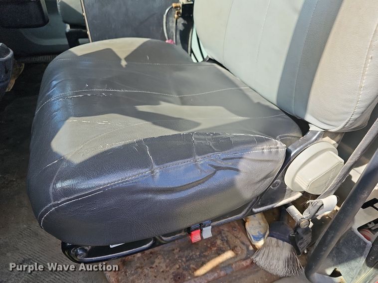 image for item DR5761 2005 International 7300  dump truck