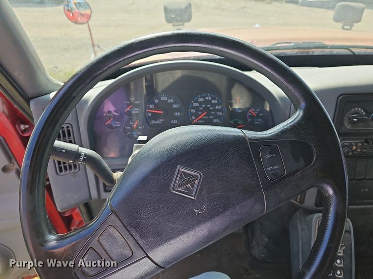 image for item DR5761 2005 International 7300  dump truck