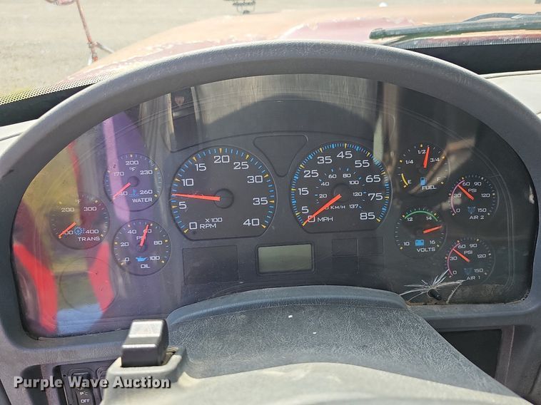 image for item DR5761 2005 International 7300  dump truck