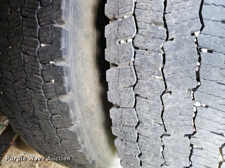 image for item DR5761 2005 International 7300  dump truck