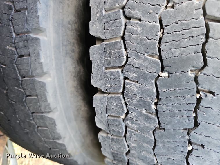 image for item DR5761 2005 International 7300  dump truck