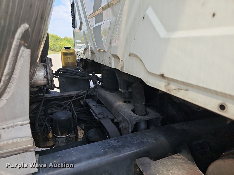 image for item DR5764 2014 International Work Star 7600  vacuum truck