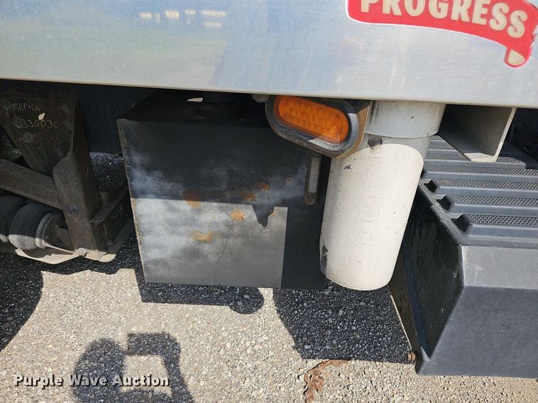 image for item DR5764 2014 International Work Star 7600  vacuum truck