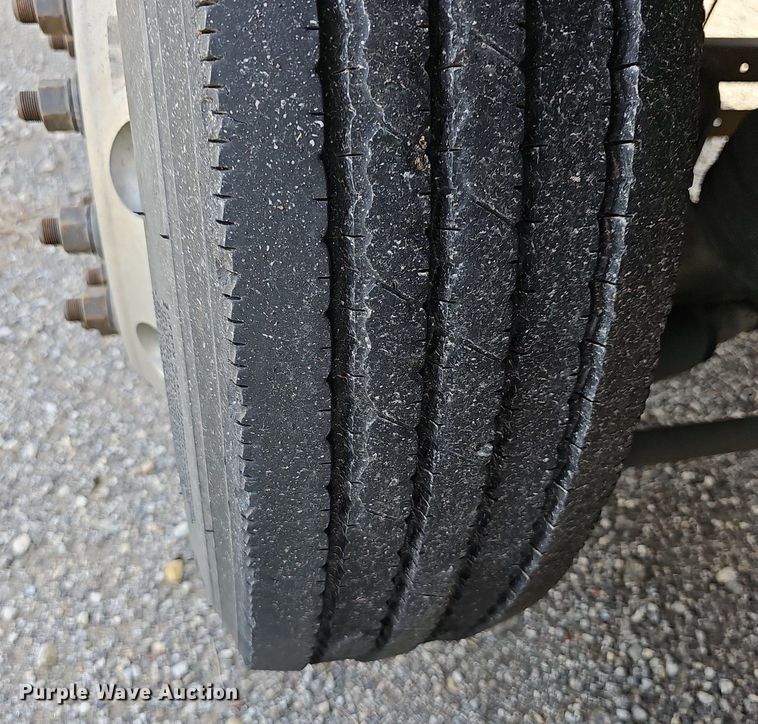 image for item DR5764 2014 International Work Star 7600  vacuum truck