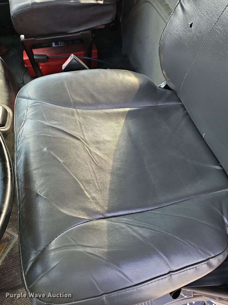 image for item DR5764 2014 International Work Star 7600  vacuum truck