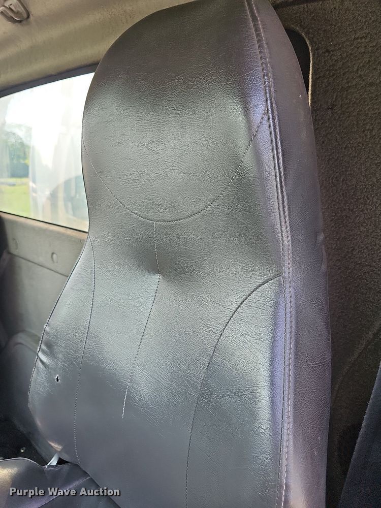 image for item DR5764 2014 International Work Star 7600  vacuum truck