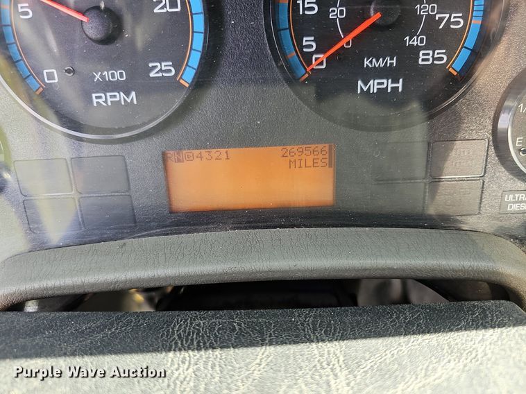 image for item DR5764 2014 International Work Star 7600  vacuum truck