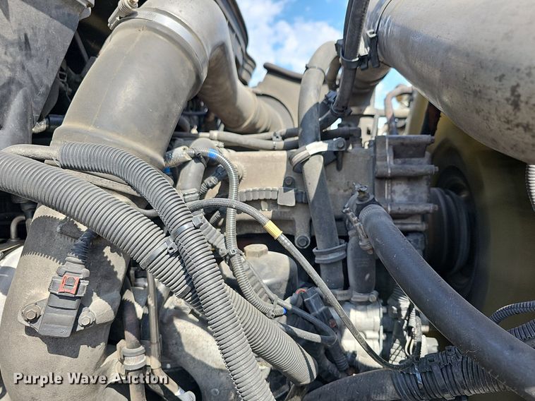 image for item DR5764 2014 International Work Star 7600  vacuum truck