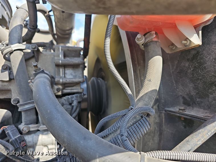 image for item DR5764 2014 International Work Star 7600  vacuum truck