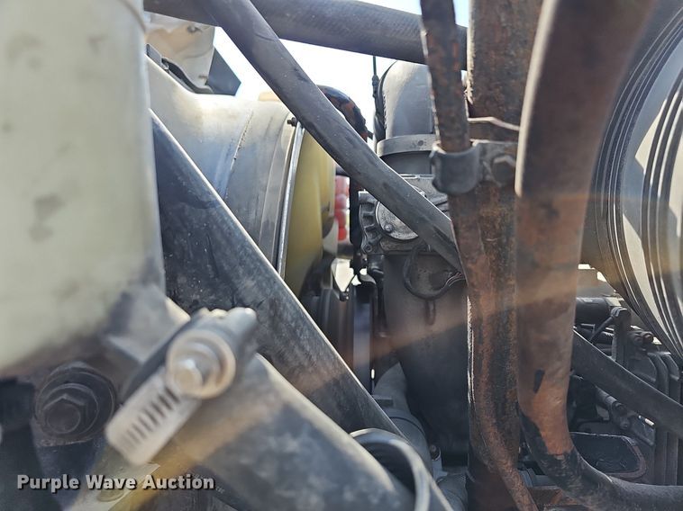 image for item DR5764 2014 International Work Star 7600  vacuum truck