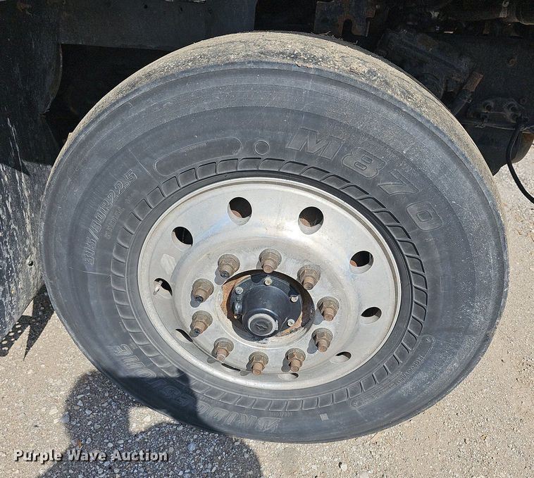 image for item DR5764 2014 International Work Star 7600  vacuum truck