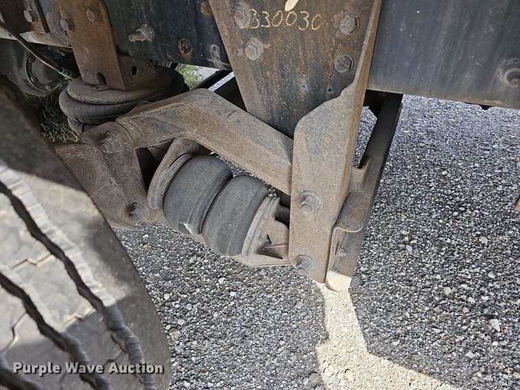 image for item DR5764 2014 International Work Star 7600  vacuum truck