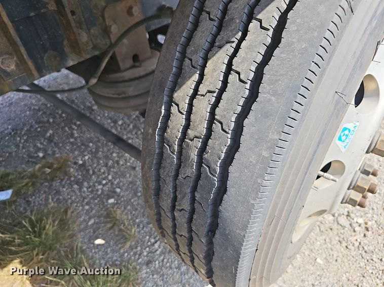 image for item DR5764 2014 International Work Star 7600  vacuum truck