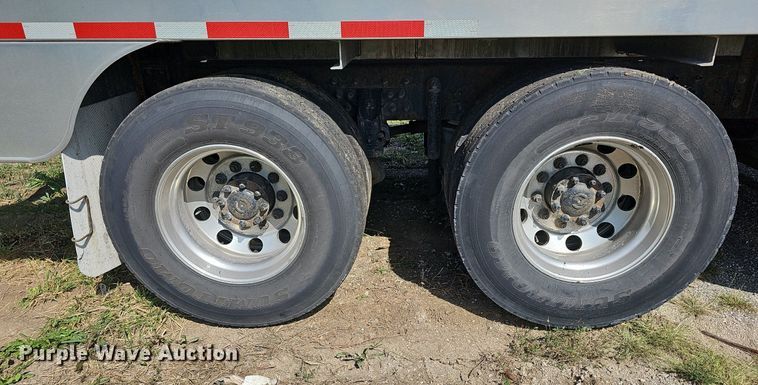 image for item DR5764 2014 International Work Star 7600  vacuum truck