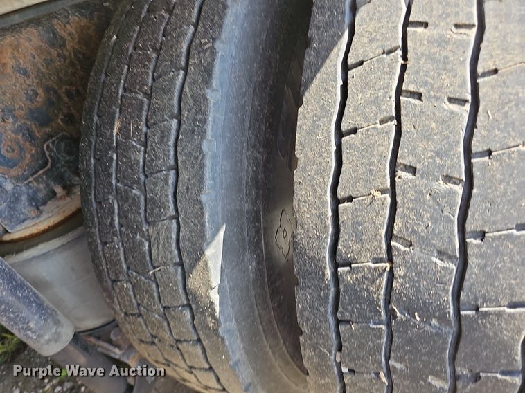 image for item DR5764 2014 International Work Star 7600  vacuum truck